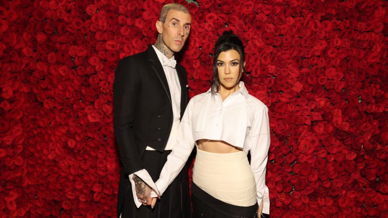 We Can't Overlook These Warning Signs in Kourtney Kardashian and Travis Barker's Relationship