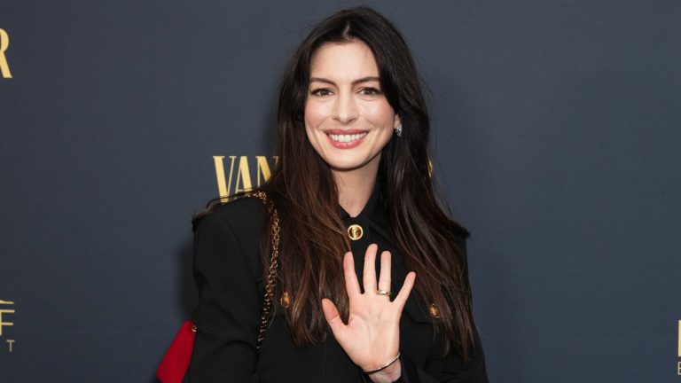 Anne Hathaway Stuns with Timeless Beauty in Makeup-Free Look