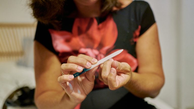 5 Common Mistakes to Avoid When Filing Your Nails