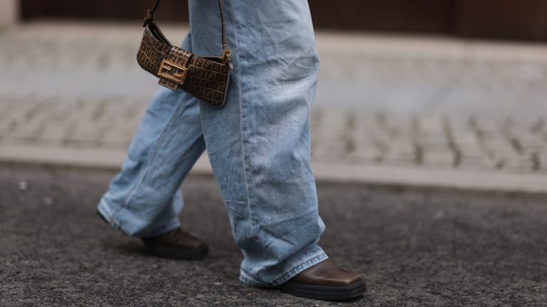 The Major Commonality Among 2025's Hottest Denim Trends The Major Commonality Among 2025's Hottest Denim Trends