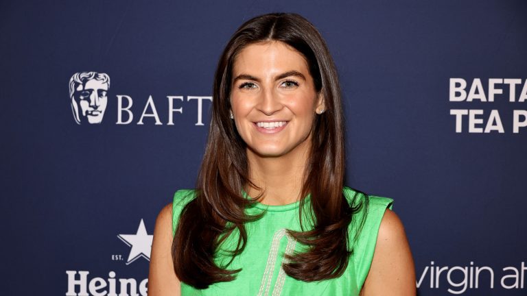 Kaitlan Collins' Chevron Look Shows Why This Outdated Trend Belongs in the 2010s