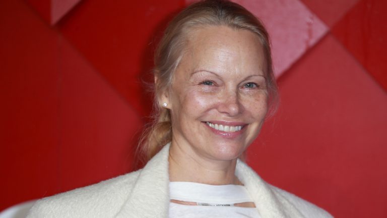 Pamela Anderson's Revival of '90s Makeup is the Iconic Transformation We Never Knew We Needed