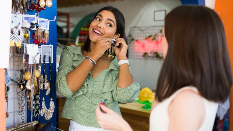 How to Determine the Value of Thrifted Jewelry