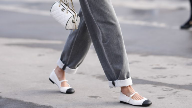 The Footwear Pairings for Cuffed Jeans in Summer 2025