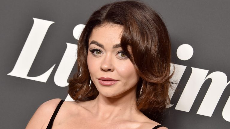Sarah Hyland's Natural Hair is Stunning