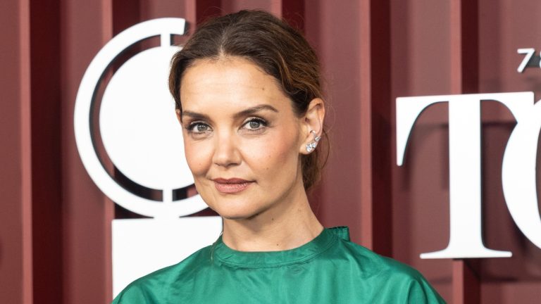 7 Outfits That Put Katie Holmes on the Worst-Dressed List