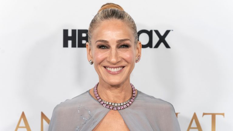 Sarah Jessica Parker Outfits That Could Have Placed Her on the Worst-Dressed List